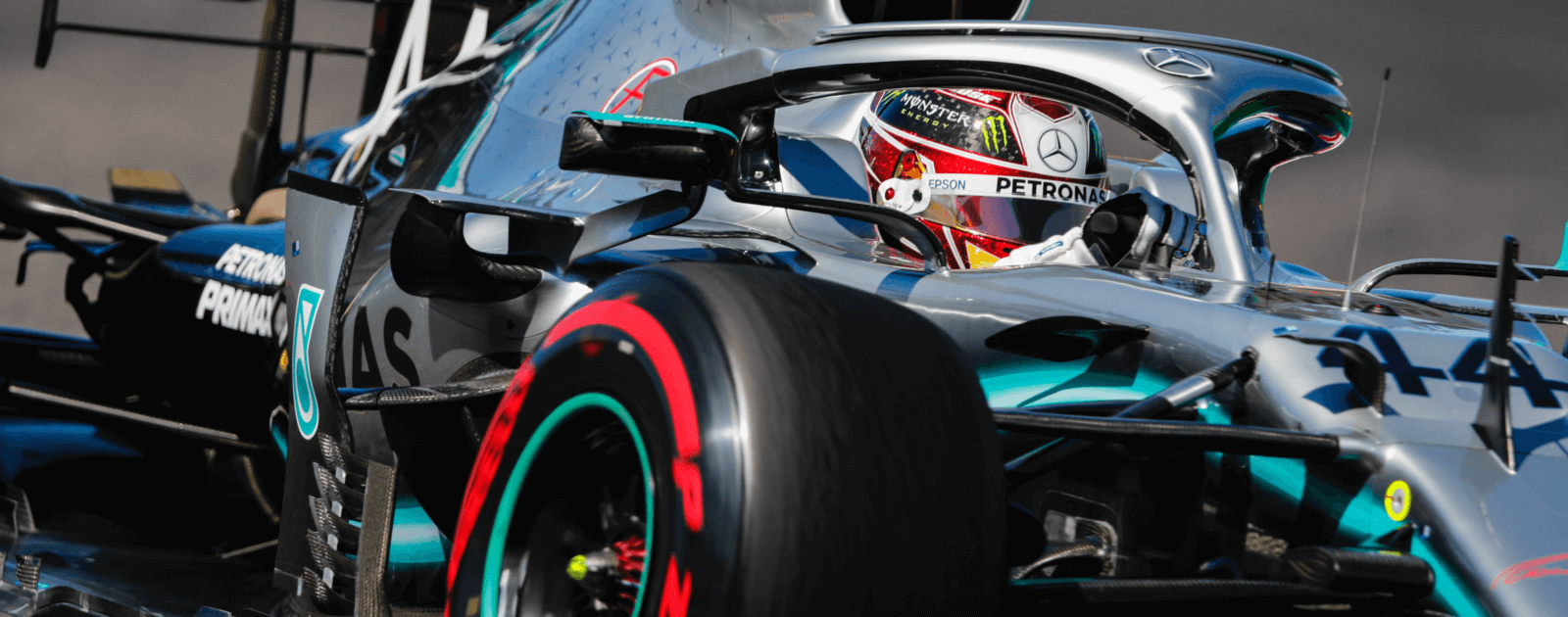 Mercedes-AMG Petronas sur le toit du monde