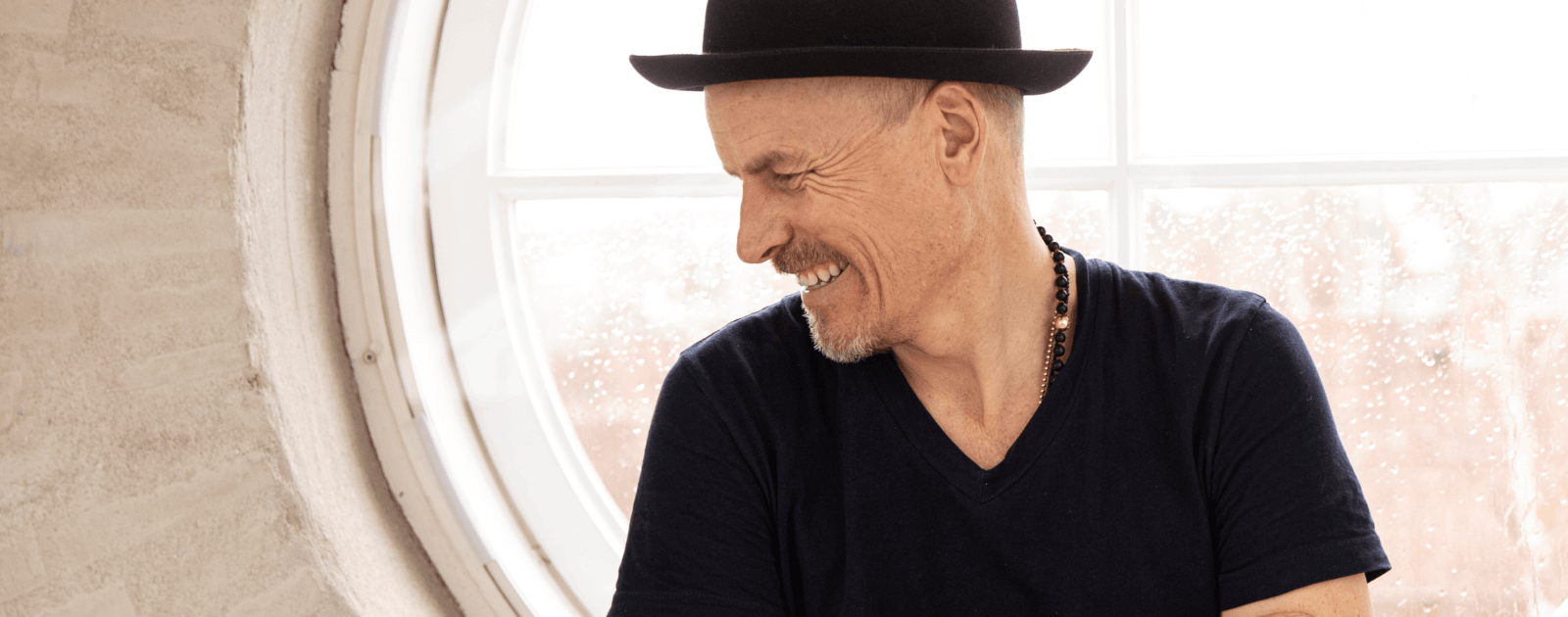 Le designer Søren Rose teste l’EQC