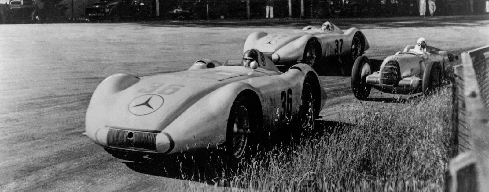 Quand les Mercedes profilées défiaient l’aérodynamique