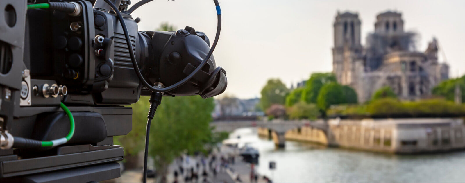 Paris tisse sa toile !
